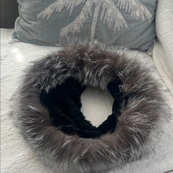 Surell Black and Gray Fur Wrap - Picture 2 of 5